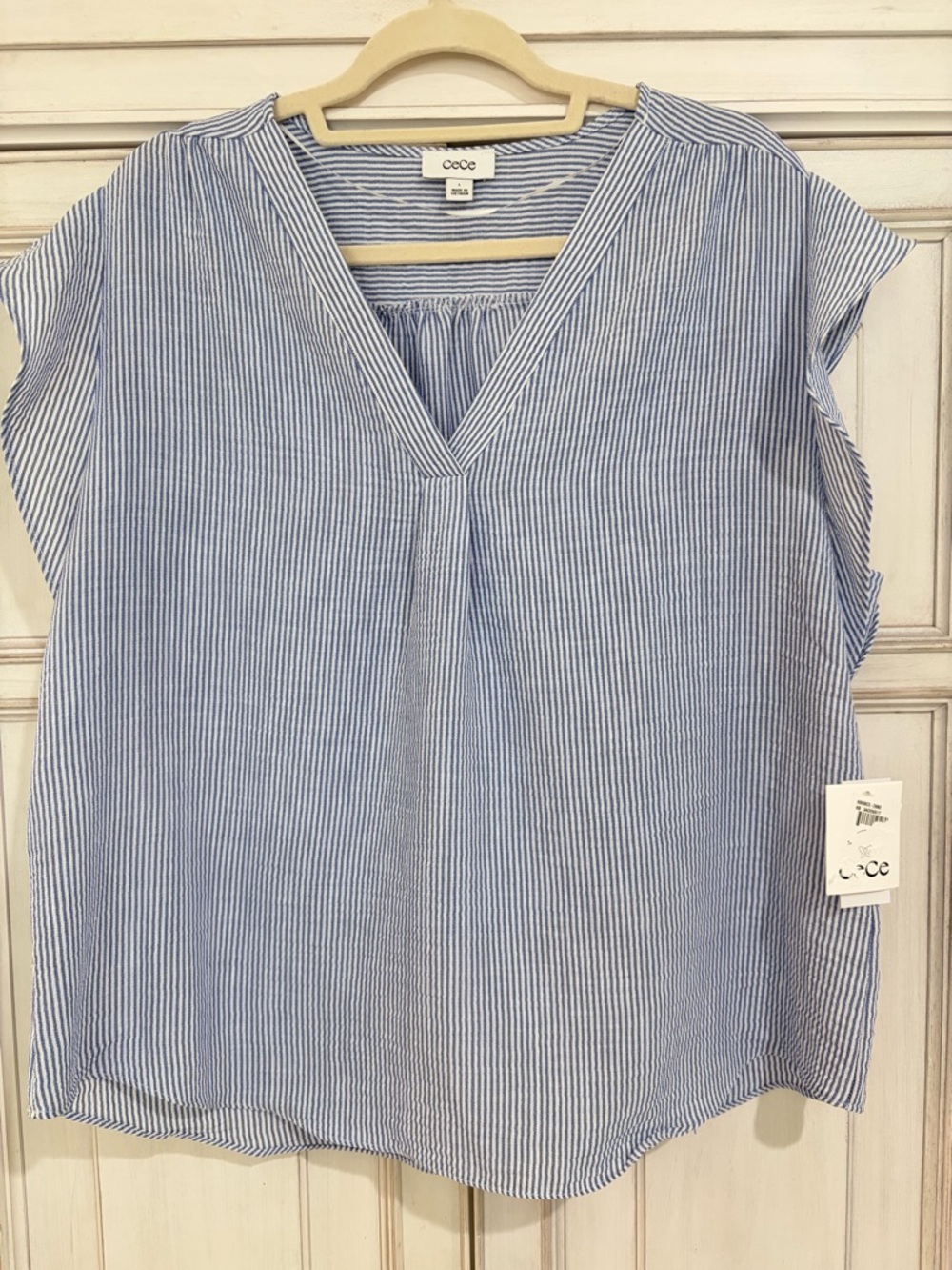 NWT SZ L CeCe Blue and White Pinstripe V-Neck Cap Sleeve Blouse